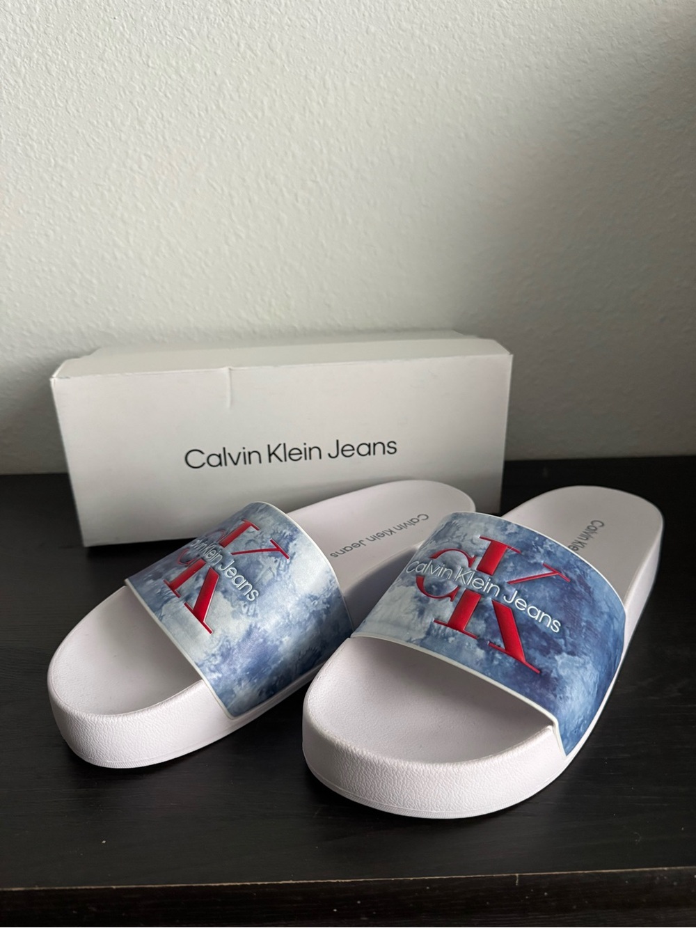 Calvin Klein Woman Blue Logo Slide Sandals size 10. NEW